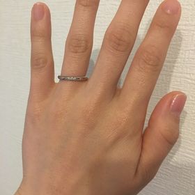 【銀座ダイヤモンドシライシの口コミ】 つけ心地の良さが一番の決め手です。店頭で一般的な指輪のサンプルと、ダ…