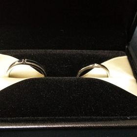 【エクセルコダイヤモンド(EXELCO DIAMOND)の口コミ】 派手すぎないデザインにペアダイヤモンドがマッチしており、二人の希望が…