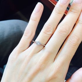 【アイプリモ(I-PRIMO)の口コミ】 デザインが気に入ったので購入を決めました。両脇のダイヤモンドをピンク…