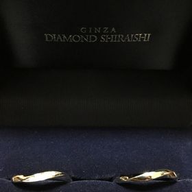 【銀座ダイヤモンドシライシの口コミ】 ストレートタイプ以外の指輪が良く、長く違和感なく着けられるシンプルな…