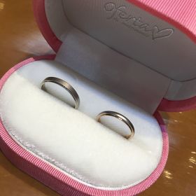 【Oferta(オフェルタ)】の口コミ 女性の方はピンクゴールドとプラチナのコンビニタイプのデザインにしました...