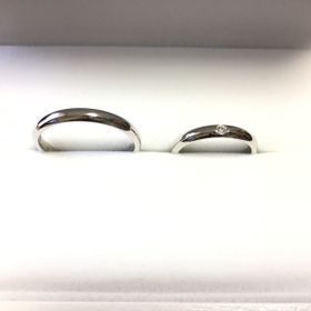 【ギンザタナカブライダル(GINZA TANAKA BRIDAL)の口コミ】 デザインは夫も私もシンプルなものが良いということで意見が合いました。
…