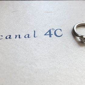 【canal4℃(カナルヨンドシー)の口コミ】 カーブのついたリングとダイヤモンドが可愛らしく好みのデザインだった。
…