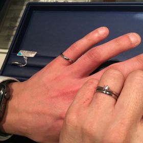 【銀座ダイヤモンドシライシの口コミ】 ダイヤモンドのクオリティ、鍛造による丈夫さ、シンプルでも満足のデザイ…