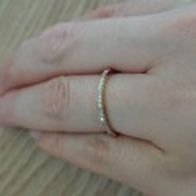 【Tanje(タンジェ)】の口コミ 地金がイエローゴールドで細い、ダイヤモンドのフルエタニティリングを探し...