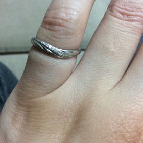 【STAR JEWELRY(スタージュエリー)の口コミ】 普段指輪はしないものの太い指でもはめられるものを探していました。サイ…