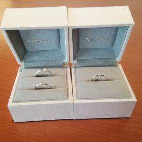 【CAFERING(カフェリング)の口コミ】 重ね着けできるエンゲージリングとマリッジリングを探していて、こちらを…