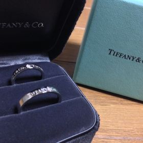 【ティファニー(Tiffany & Co.)の口コミ】 ティファニーの印字とダイヤを気に入り購入しました。
私の指が6号と7号の…