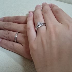 【エクセルコダイヤモンド(EXELCO DIAMOND)の口コミ】 指輪巡り2軒目のお店で、たまたま指にはめた時に、これだ！と思いました。…