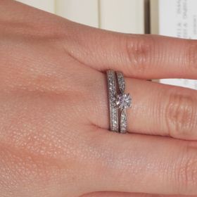 【LUCIE(ルシエ)の口コミ】 ミル打ちがなされていることによりキラキラとした存在感が増しており綺麗…