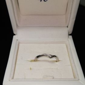 【4℃ BRIDAL(ヨンドシーブライダル)の口コミ】 婚約指輪と同じ4℃で購入することを決めていました！婚約指輪と重ねてつけ…