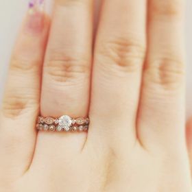 【VANillA(ヴァニラ)の口コミ】 他の指輪とは一風違うデザインで可愛いです。
一つ一つがキラキラしている…