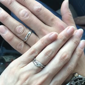 【アイプリモ(I-PRIMO)の口コミ】 婚約指輪もアイプリモで購入しました。担当の方に結婚指輪と重ね付けした…