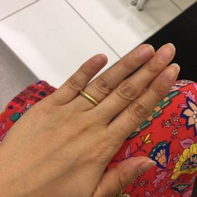 【NIESSING(ニーシング)の口コミ】 ゴールドの指輪と決めていたし変わったデザインがよかったため。
こことも…