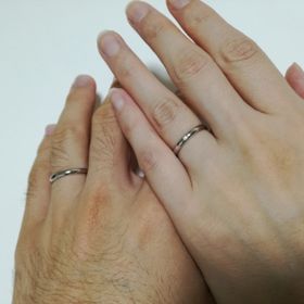 【Something Blue(サムシングブルー)の口コミ】 シンプルでプラチナということが第一に良かったです。価格もプラチナにし…