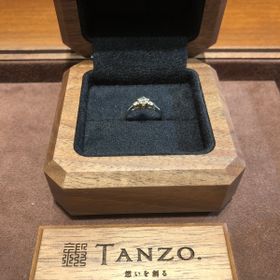【TANZO.(鍛造指輪)の口コミ】 担当の方が良い提案をしてくれたため、行ったその日に購入しました。

フ…