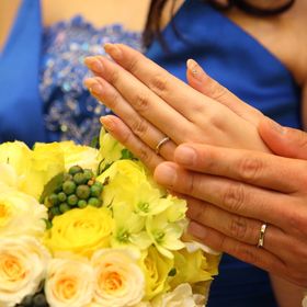 【組曲ジュエリーの口コミ】 V字ラインのデザインで、指が長く細く見えるところが気に入りました。
ダ…