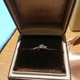 【アイプリモ(I-PRIMO)の口コミ】 ダイヤモンドの大きさがちょうど良く、デザインがとても気に入ったため。…