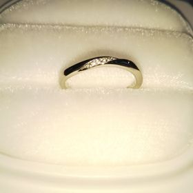 【俄(にわか)の口コミ】 ハードプラチナで傷に強く、温泉にも着けたままでオッケー、埋め込まれて…