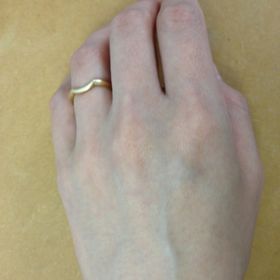 【shihara(シハラ)の口コミ】 婚約指輪が派手だったので結婚指輪はシンプルにしたかったのです。
またそ…