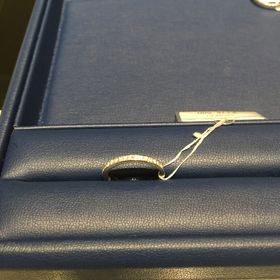 【銀座ダイヤモンドシライシの口コミ】 ハーフエタニティを探していました。
店員さんから、埋め込み式の方が良い…