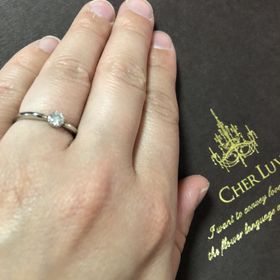 【CHER LUV(シェールラブ)】の口コミ シンプルなデザインと指輪の花言葉と愛言葉が決め手。
色々なデザインの中...