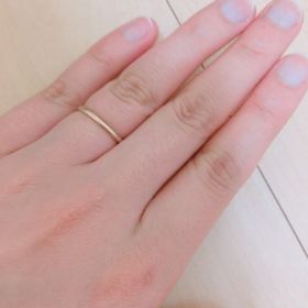 【nocur(ノクル)の口コミ】 ピンクゴールドで、木の皮の様なオシャレで変わったデザインに夫が一目惚…