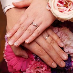 【Curren(カレン)】の口コミ 結婚指輪をハーフエタニティにして重ねづけしたかったので、婚約指輪はデザ...