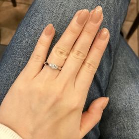 【エクセルコダイヤモンド(EXELCO DIAMOND)の口コミ】 ゴージャスできらびやかなデザインだけど、ゴツくなく、自分の小さい指に…