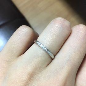 【銀座ダイヤモンドシライシの口コミ】 デザインが気に入りました。また付けた時のしっくり感や、指の形に合わせ…