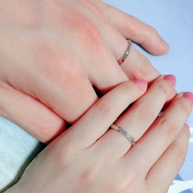 【GALA JEWELRY(ガラジュエリー)の口コミ】 指輪のデザインと価格です。
シンプルでありながら、華やかな存在感があり…