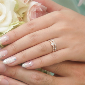 【ENUOVE(イノーヴェ)の口コミ】 どうしても婚約指輪です！というデザインは嫌だったのでカジュアルなもの…