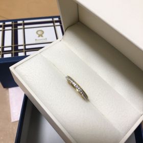 【RosettE(ロゼット)の口コミ】 デザインが、ゴールドとダイヤの相性バッチリ。
旦那さんはゴールドではな…