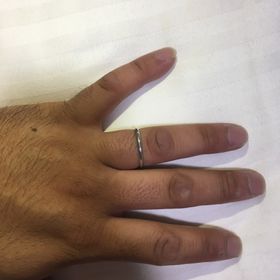 【銀座ダイヤモンドシライシの口コミ】 自分の指輪とペアのものを購入しました。
夫はあまり指輪にこだわりがなか…