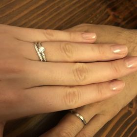 【BRIDGE(ブリッジ)の口コミ】 結婚指輪は、シンプルなものより少し華やかなデザインにしようと思い、ダ…