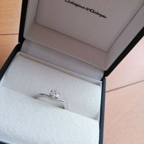 【Galopine & Galopin(ガロピーネガロパン)の口コミ】 シンプルなものが好きなので、あえてダイヤ以外の飾りがないこのシルバー…