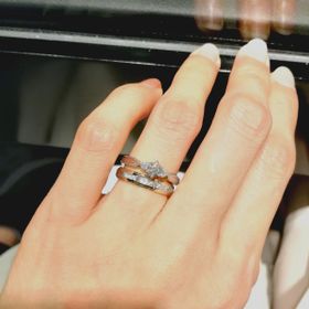 【エクセルコダイヤモンド(EXELCO DIAMOND)の口コミ】 デザインと予算に合ったダイヤを勧めてくれたので決めやすかったです。他…