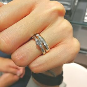 【エクセルコダイヤモンド(EXELCO DIAMOND)の口コミ】 手が大きくて、指が長いのとでよくある細いリングが似合わないので太めの…