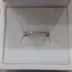 【RoseMarry(ローズマリー)の口コミ】 表にはダイヤモンドを一石の予定でしたが他の商品と見比べて試着もしてい…