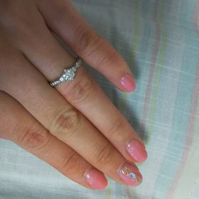 【GALA JEWELRY(ガラジュエリー)の口コミ】 ハーフエタニティのように見えるメレダイヤが敷き詰められたデザインがお…