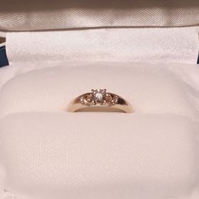 【１／ｆ エフブンノイチの口コミ】 結婚が決まってから彼と一緒に選びに行きました。

結婚後も付けたかった…