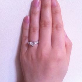 【ハリー・ウィンストン(Harry Winston)の口コミ】 前から欲しかった指輪だったので即買いでした。元々婚約指輪はなくてもい…