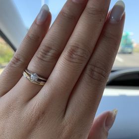 【銀座ダイヤモンドシライシの口コミ】 デザイン性のあるものを探していて、ゴールドとプラチナのマッチデザイン…