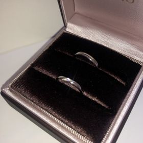 【アイプリモ(I-PRIMO)の口コミ】 指輪のデザインでは、ストレートかウェーブが希望でした。男性用はシンプ…