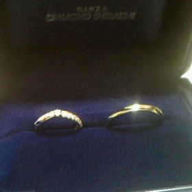 【銀座ダイヤモンドシライシの口コミ】 ゴージャスなものが好みで探していましたが、こちらのアマリーはサイドか…