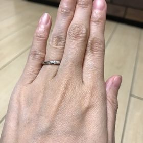 【アイプリモ(I-PRIMO)の口コミ】 シンプル過ぎない
キラキラし過ぎない
ダイヤが目立ち過ぎない
指がキレイ…