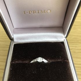 【アイプリモ(I-PRIMO)の口コミ】 普段使いが出来るようにダイヤが埋め込みタイプで、リングが太めの指輪を…