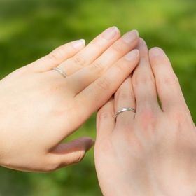 【ラザール ダイヤモンド(LAZARE DIAMOND)の口コミ】 シンプルなデザインでガチャガチャしていないけど、華奢すぎない存在感の…