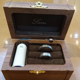 【Lierre(リエール)】の口コミ 珍しい蔦のデザインが刻印されており、女性の方には小ぶりダイヤモンドが着...