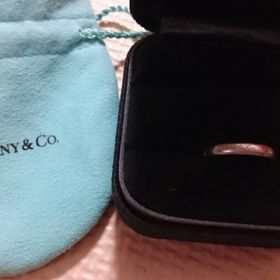 【ティファニー(Tiffany & Co.)の口コミ】 実際に何種類かつけてみて、主人と相談してきめました。
妊娠中だったので…